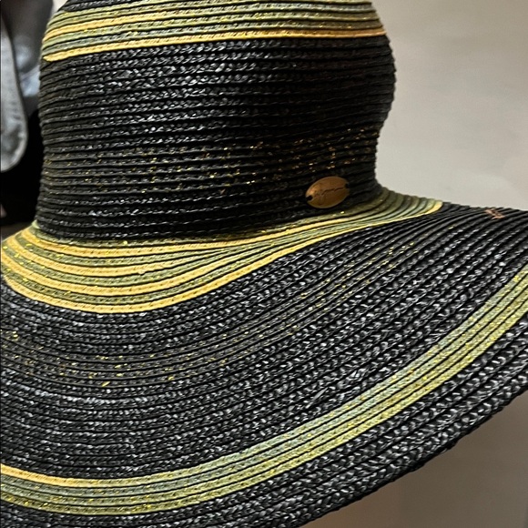 NWT Wynn Las Vegas Resort Elegant Black and Gold Wide Brim Hat main image 4
